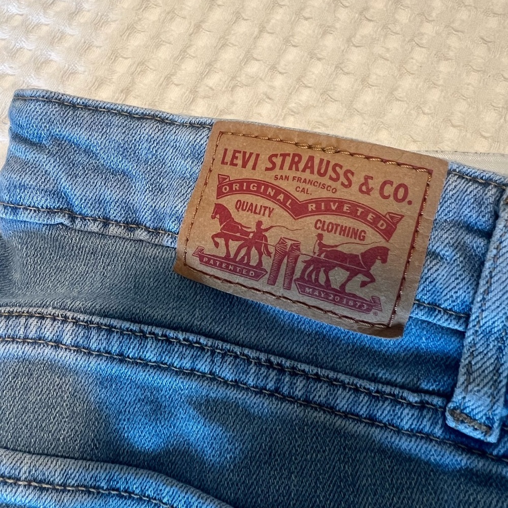 Levi’s Skinny Jeans 711